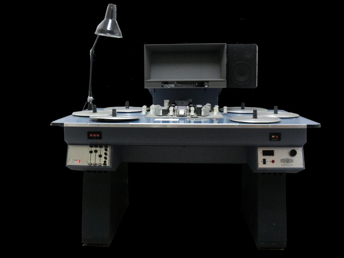 A Steenbeck flatbed, the kind of machine a print-based cut runs on.